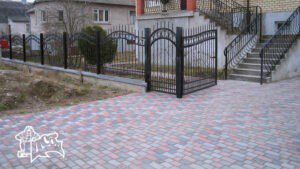 Тротуарная плитка светлая